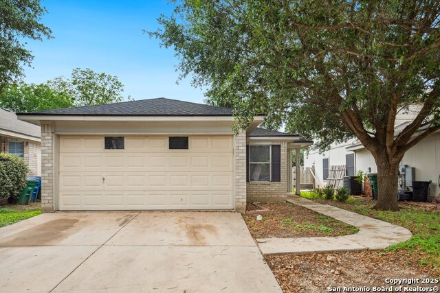 Listing photo id 1 for 6631 Walnut Valley