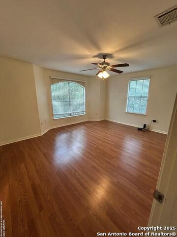 Listing photo id 11 for 7323 Snowden Dr 1301