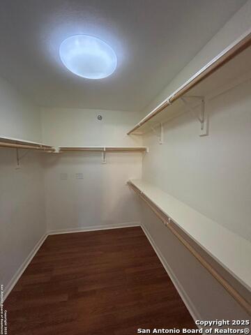 Listing photo id 13 for 7323 Snowden Dr 1301