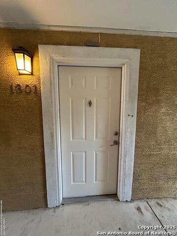 Listing photo id 1 for 7323 Snowden Dr 1301