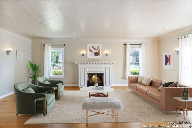 Listing photo id 8 for 2112 Gramercy W