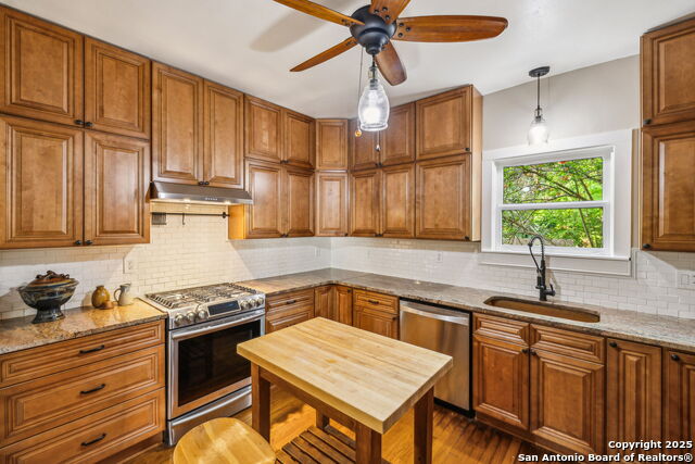 Listing photo id 18 for 2112 Gramercy W