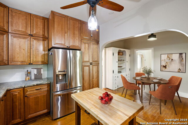 Listing photo id 19 for 2112 Gramercy W