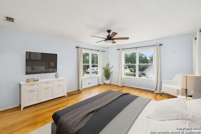 Listing photo id 28 for 2112 Gramercy W