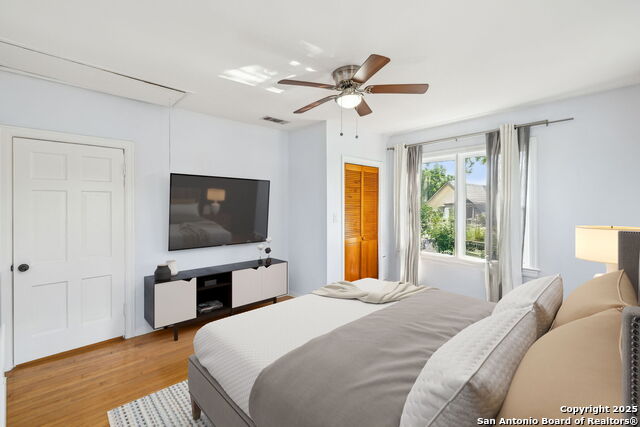 Listing photo id 38 for 2112 Gramercy W