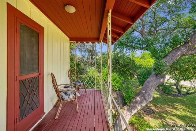 Listing photo id 39 for 2112 Gramercy W