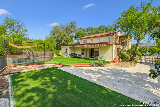 Listing photo id 46 for 2112 Gramercy W