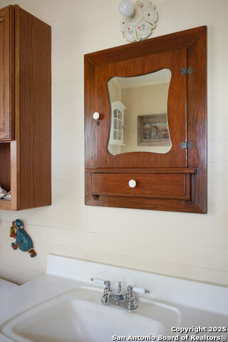 Listing photo id 25 for 4901 Lower Seguin