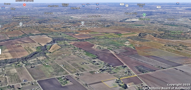 Listing photo id 40 for 4901 Lower Seguin