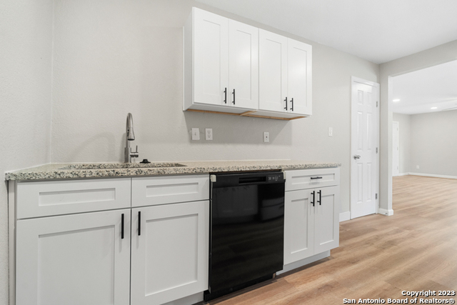 Image 10 of 20 For 407 Lovera Blvd