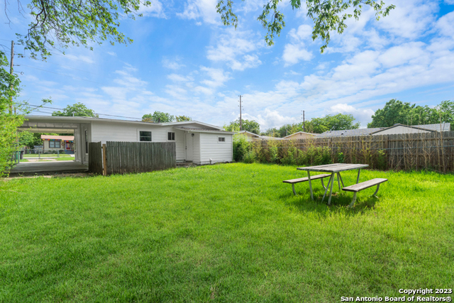 Image 19 of 20 For 407 Lovera Blvd