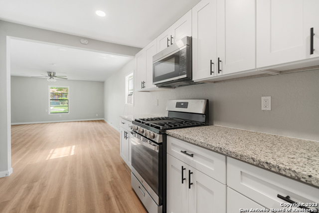 Image 9 of 20 For 407 Lovera Blvd
