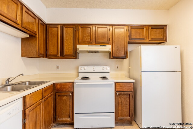 Image 14 of 31 For 10563 Starcrest Dr