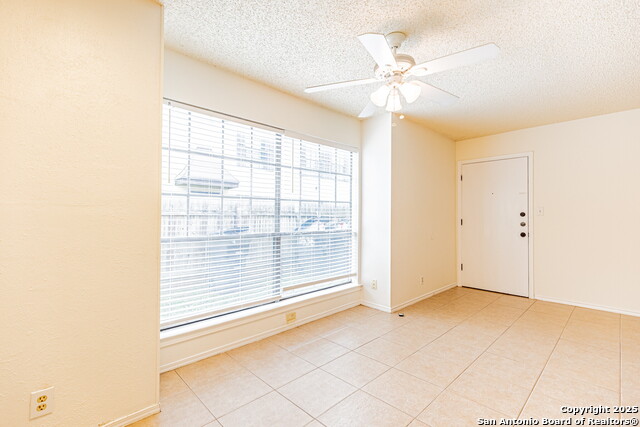 Image 16 of 31 For 10563 Starcrest Dr