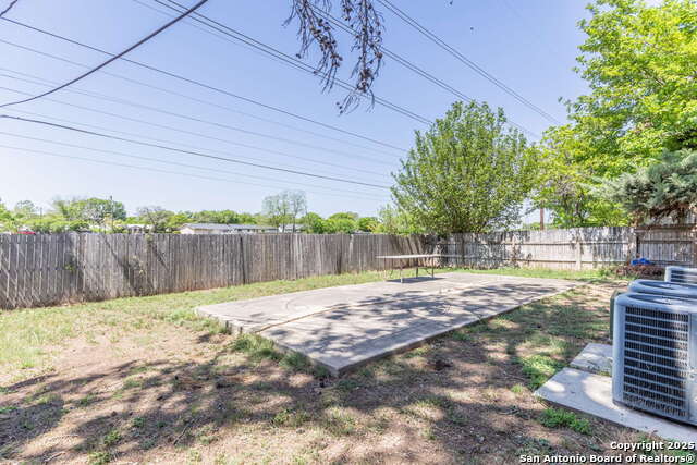 Image 27 of 31 For 10563 Starcrest Dr