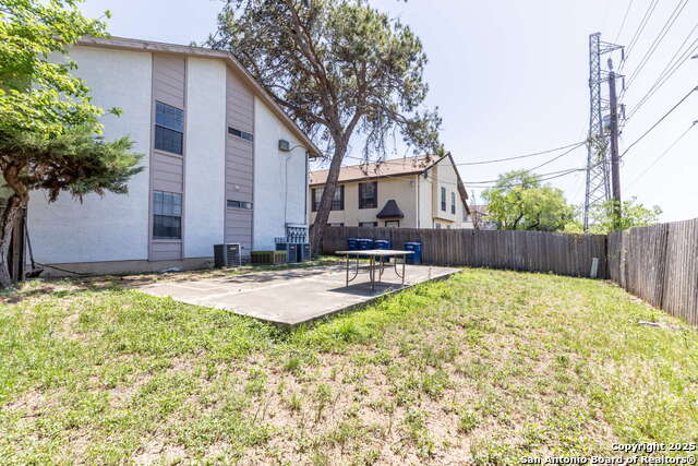 Image 28 of 31 For 10563 Starcrest Dr