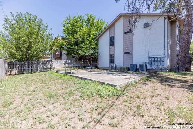 Image 29 of 31 For 10563 Starcrest Dr