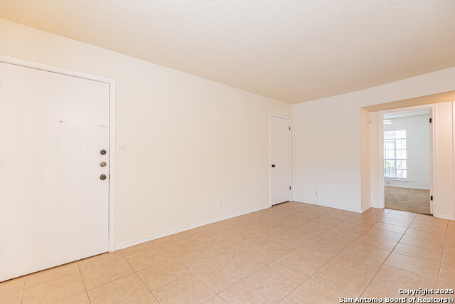 Image 5 of 31 For 10563 Starcrest Dr