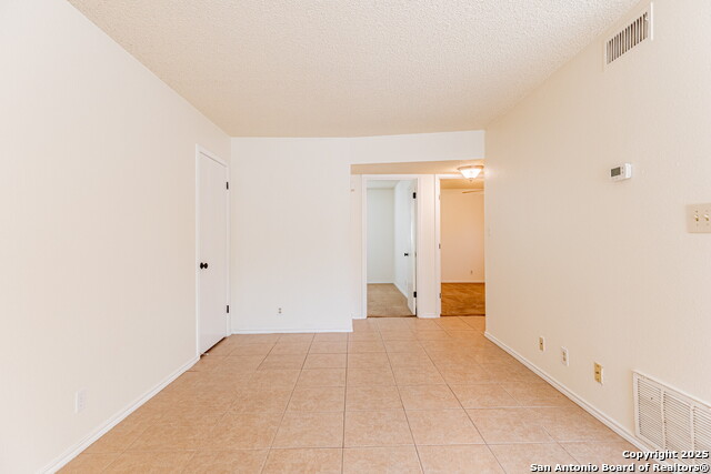 Image 9 of 31 For 10563 Starcrest Dr