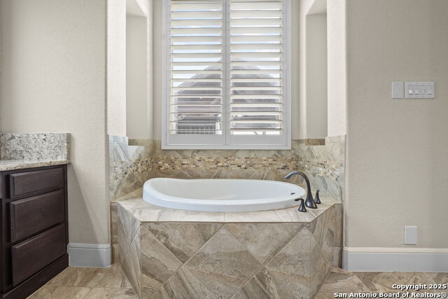 Image 18 of 22 For 8315 Winecup Hill