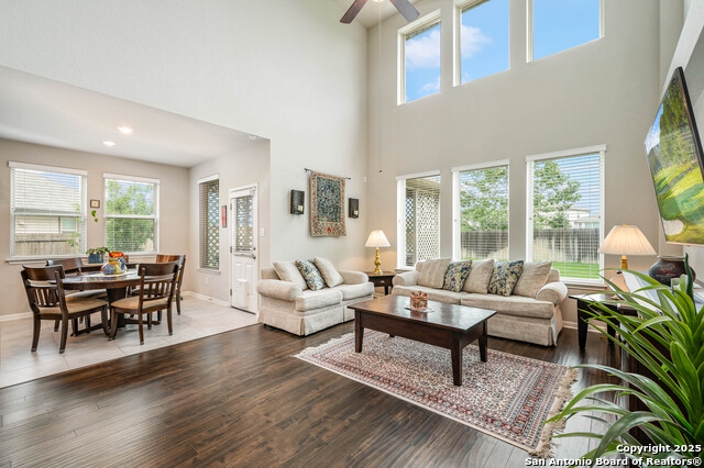 Image 5 of 31 For 19215 Rose Cove