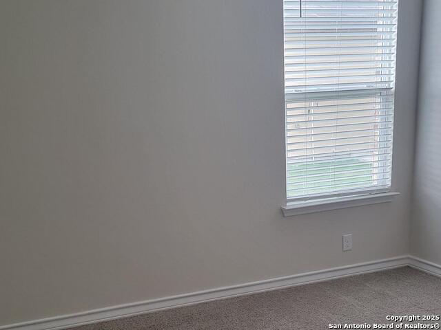 Listing photo id 10 for 609 Steele Shallows