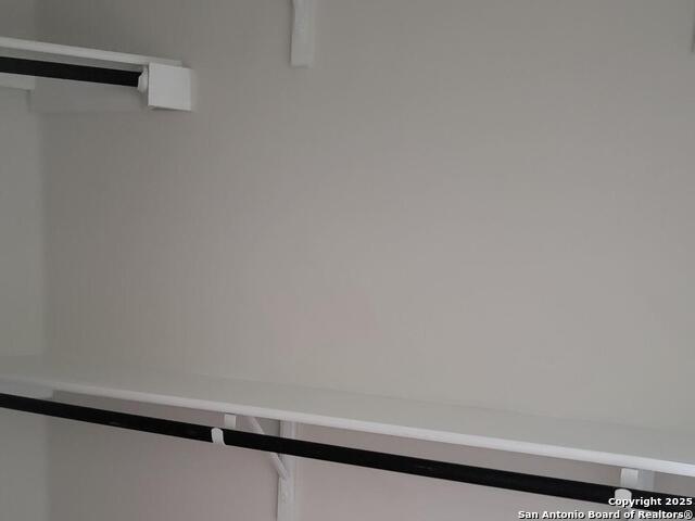 Listing photo id 11 for 609 Steele Shallows