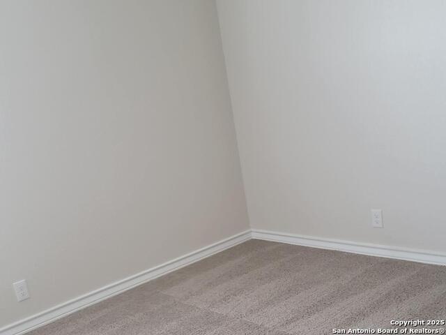 Listing photo id 12 for 609 Steele Shallows