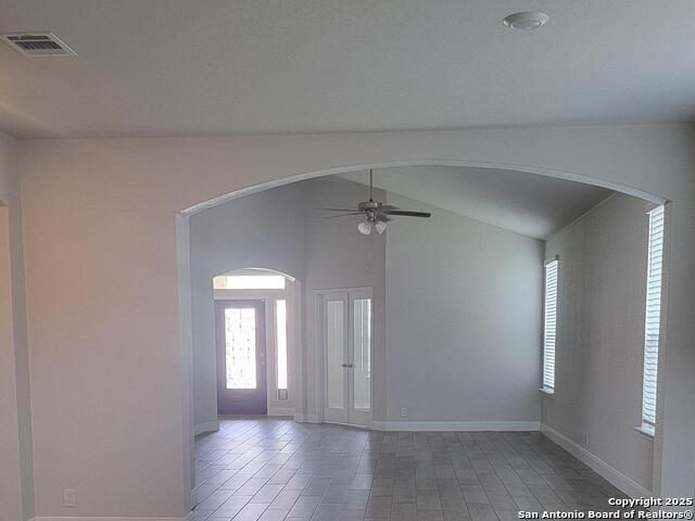 Listing photo id 19 for 609 Steele Shallows