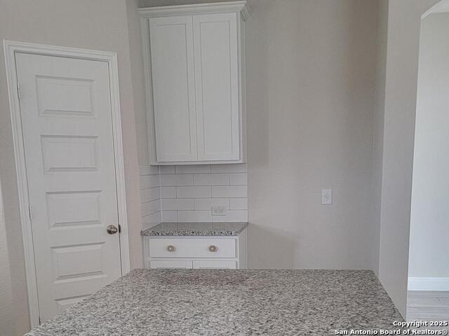 Listing photo id 23 for 609 Steele Shallows