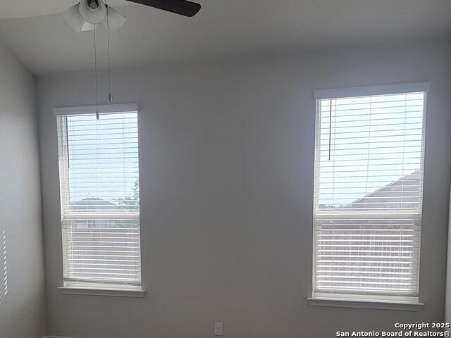 Listing photo id 31 for 609 Steele Shallows