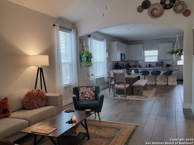 Listing photo id 5 for 609 Steele Shallows