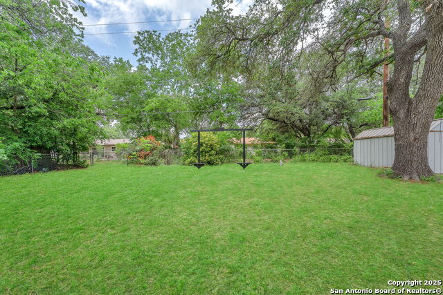 Image 43 of 44 For 4627 Lyceum  