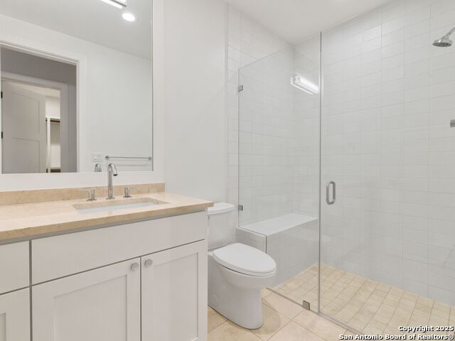 Listing photo id 16 for 4701 Peralta Lane