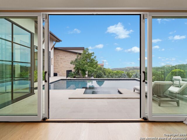 Listing photo id 31 for 4701 Peralta Lane