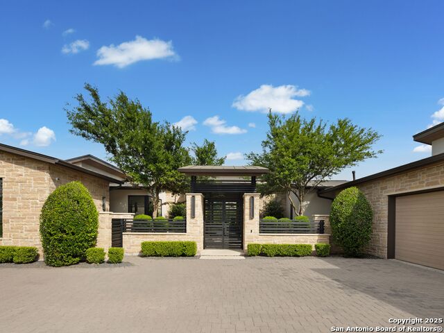 Listing photo id 3 for 4701 Peralta Lane