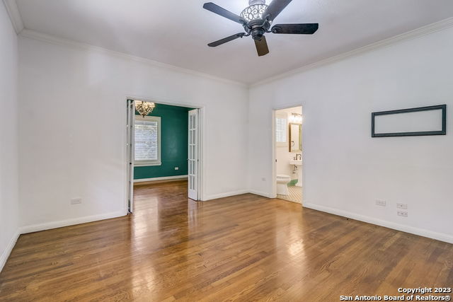 Listing photo id 21 for 402 Thelma Dr