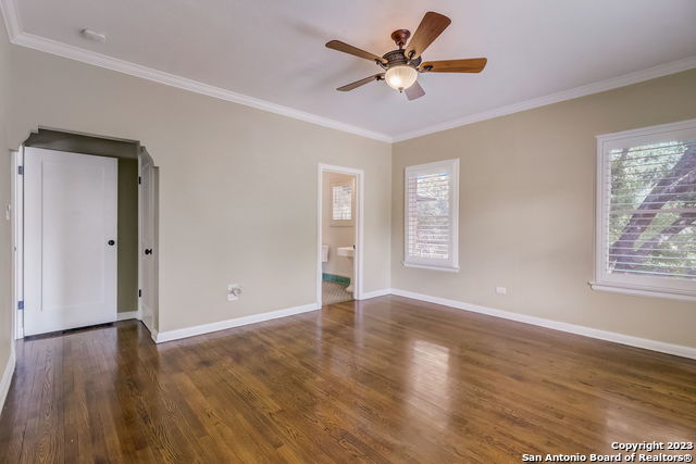 Listing photo id 27 for 402 Thelma Dr
