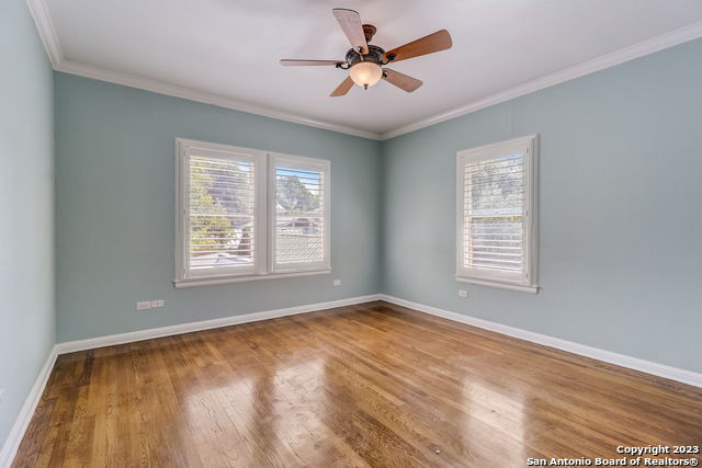 Listing photo id 29 for 402 Thelma Dr