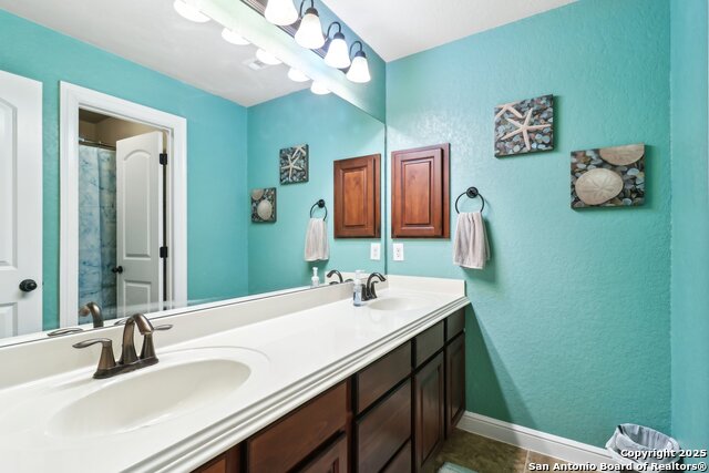 Image 34 of 44 For 11814 Lampasas Trl