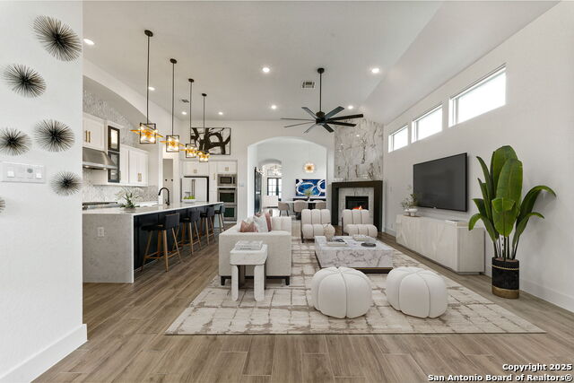 Image 3 of 19 For 2134 Kerrisdale