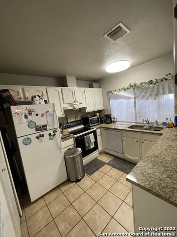 Image 4 of 14 For 6850 Mountain Spring St