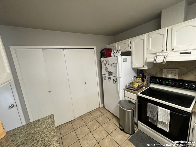 Image 9 of 14 For 6850 Mountain Spring St