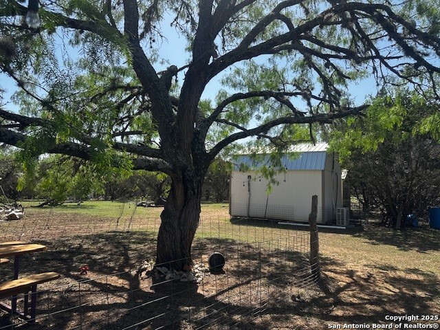 Image 5 of 23 For 698 Kahn N