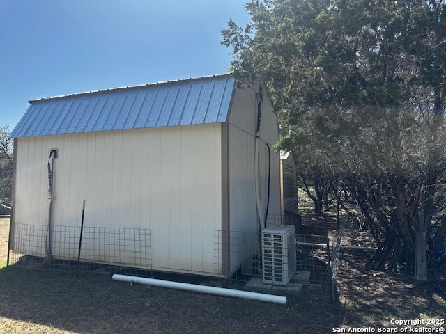 Image 8 of 23 For 698 Kahn N