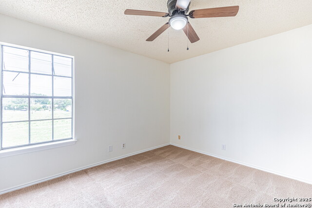 Image 21 of 30 For 10565 Starcrest Dr
