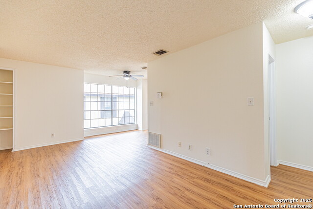 Image 4 of 30 For 10565 Starcrest Dr