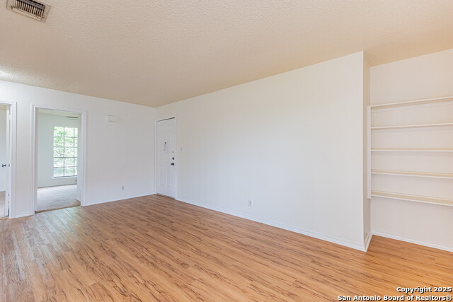 Image 6 of 30 For 10565 Starcrest Dr