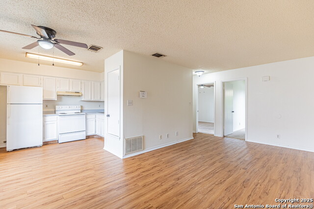 Image 7 of 30 For 10565 Starcrest Dr