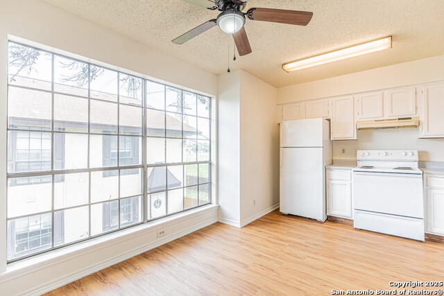 Image 8 of 30 For 10565 Starcrest Dr
